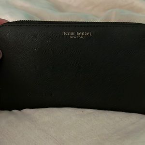 Henri Bendel Wallet